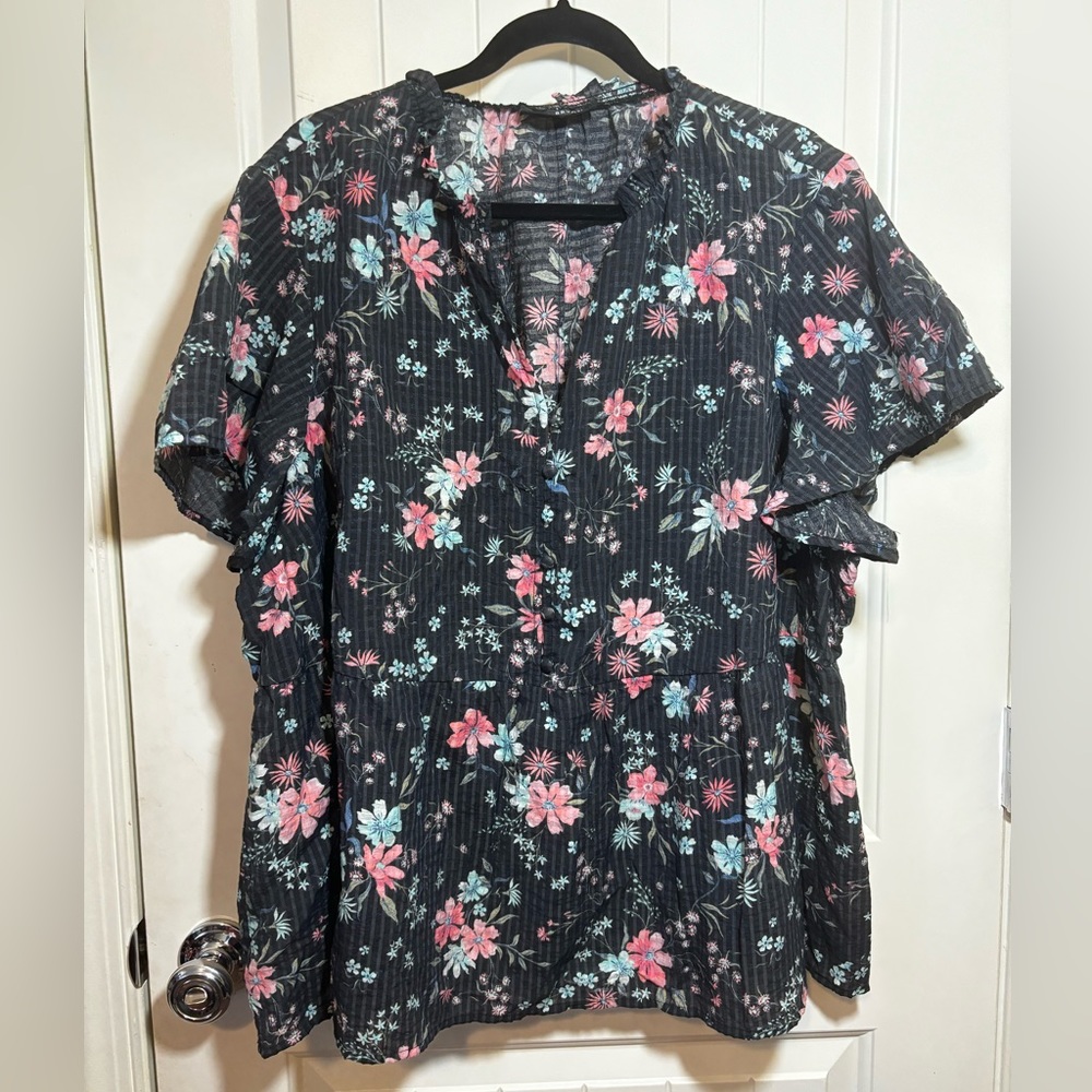 LANE BRYANT Floral Blouse Size 22 Gray Black with Pink Blue Print F3